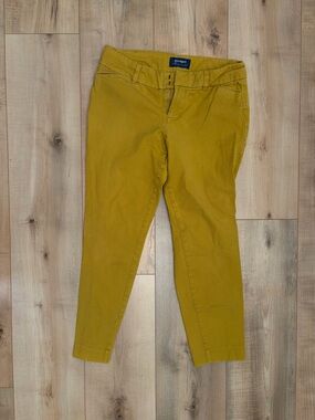 Old Navy Women's Mustard Cropped Chino Pants